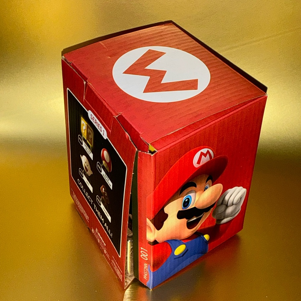 Super Mario Question Block Light Manufacturing Defect - Picture 12 of 15